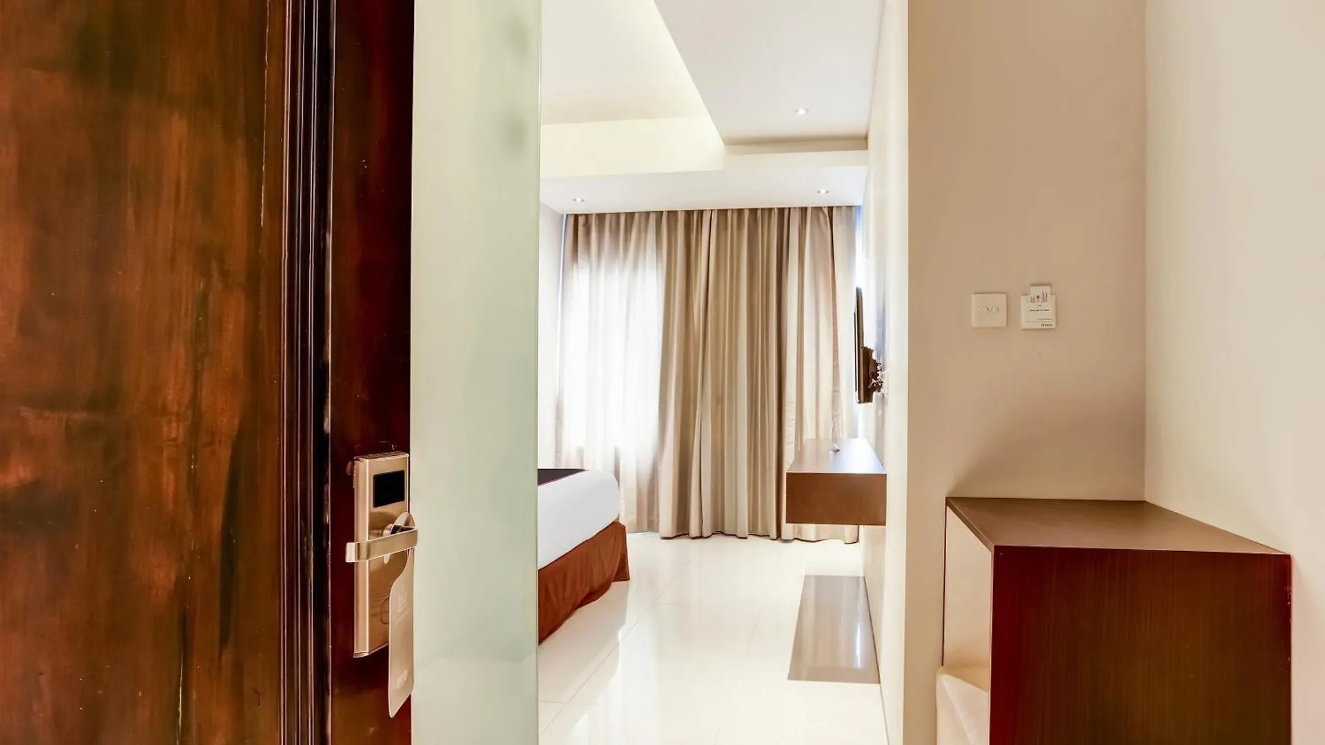 Collection O Legian Near Pantai Kuta Formerly Premium Legian Hotel